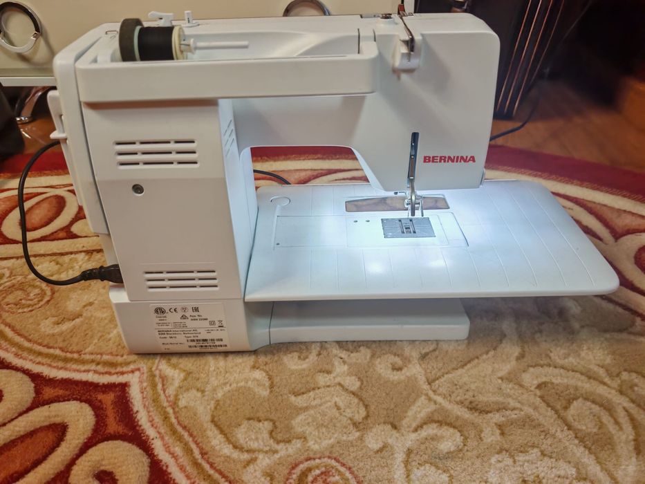 Masina de cusut Bernina