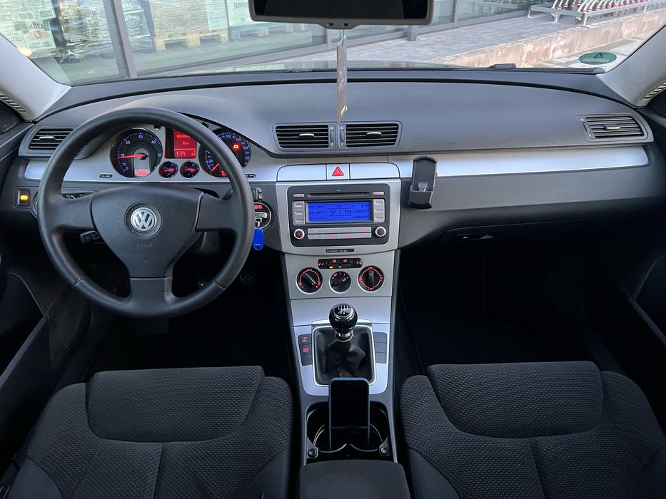 Volkswagen~Passat~Break~1.9 TDI ~ Recent~ Adus~ Din~Germania