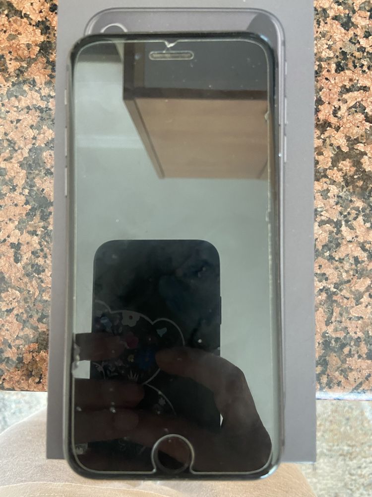 Iphone 8 64 GB запазен