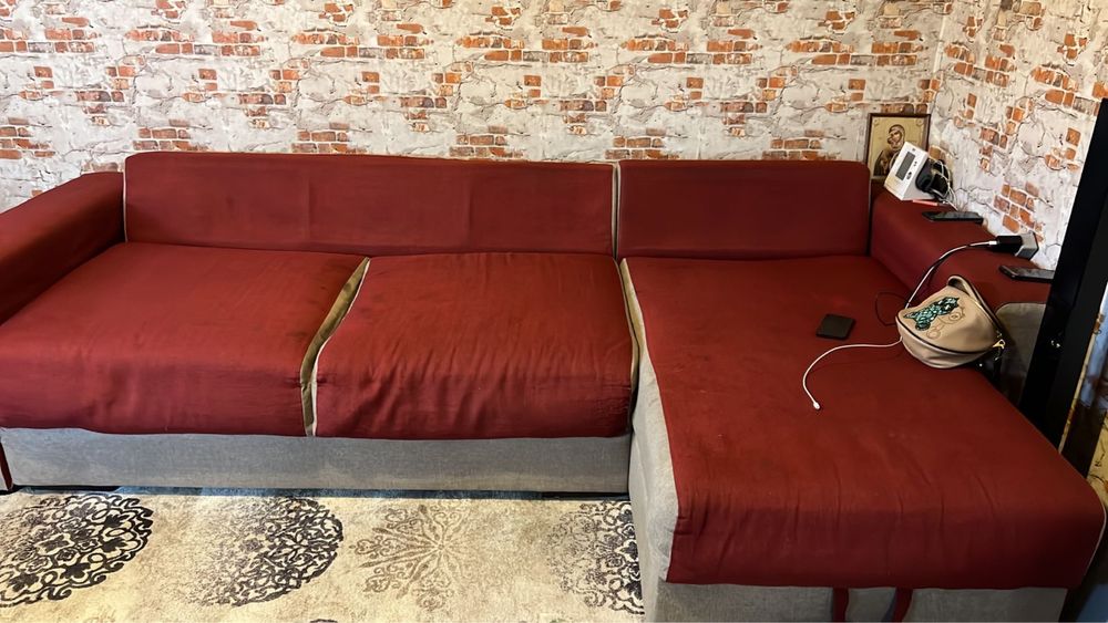 Диван многофункциональный, разборный по секциям.