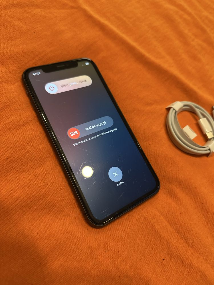 IPHONE 11 128gb neverlocked baterie 98% ,face id cu eroare