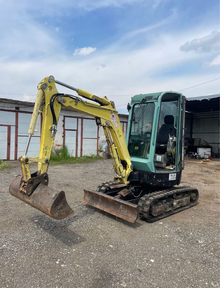 INCHIRIEZ/ Execut lucrari cu miniexcavator 3 tone/transport basculab