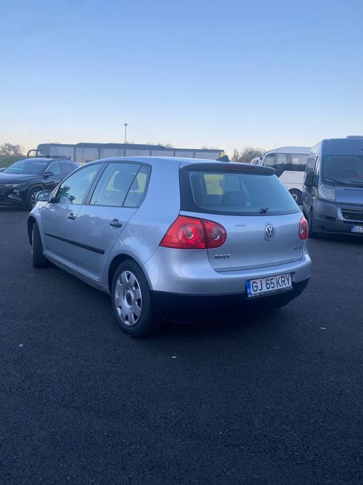 Vând Volkswagen golf 5 1.9 tdi
