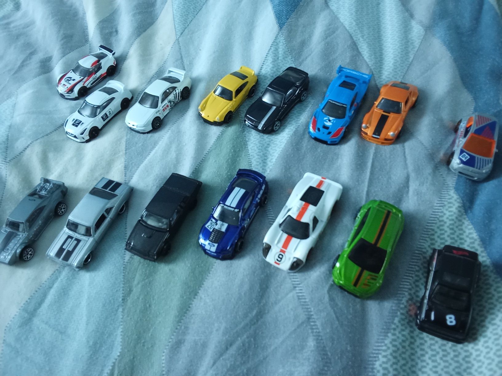 15 коли 25лв hot wheels