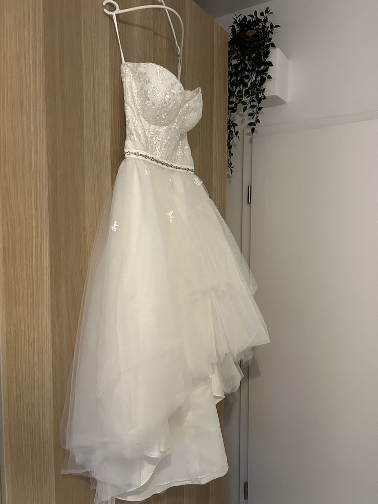 Vand Rochie Mireasa