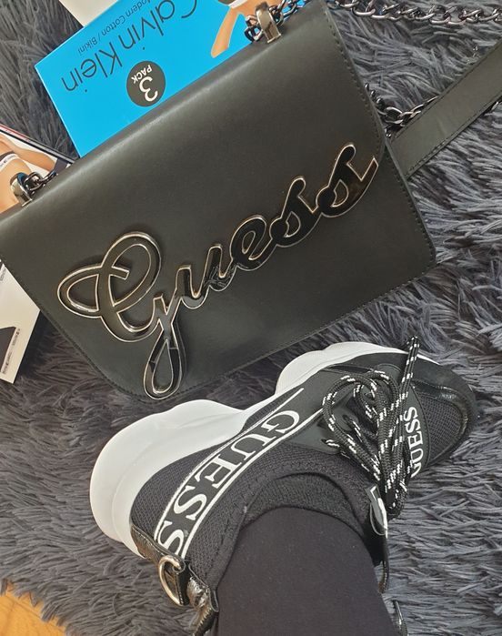 Adidasi Guess marimea 37 . Calitate super si foarte usori si comozi