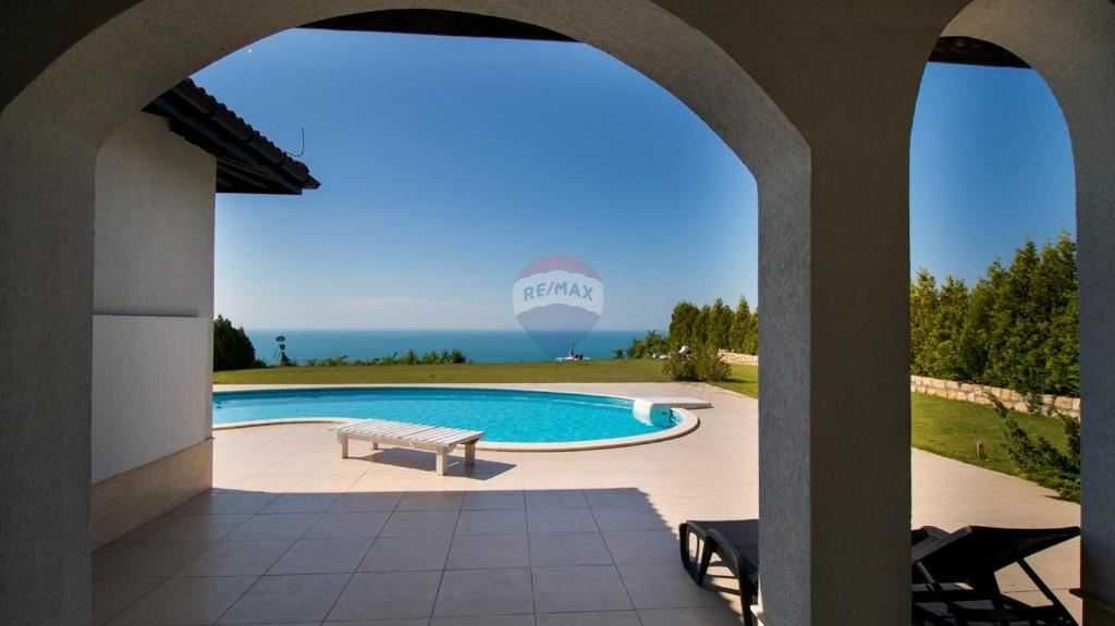 Продава се Къща в Балчик - 223 кв.м за 2691 €/кв.м - Снимка #4