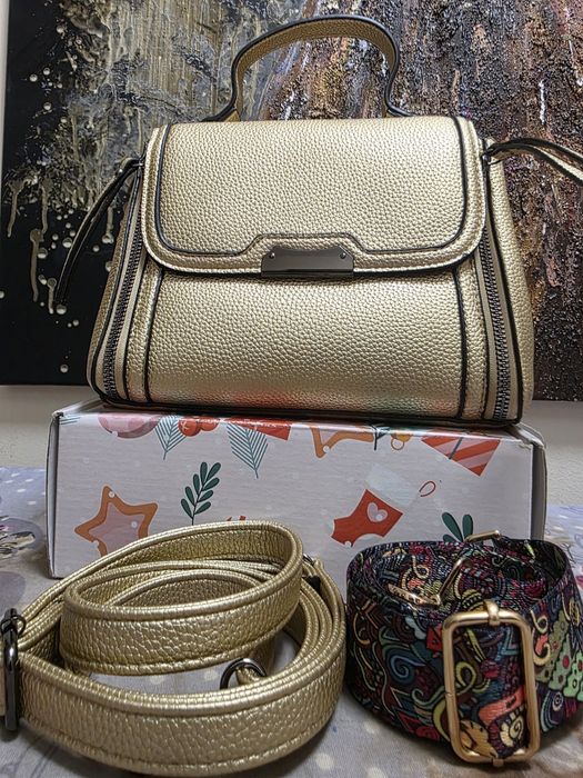 Луксозна златиста дамска чанта