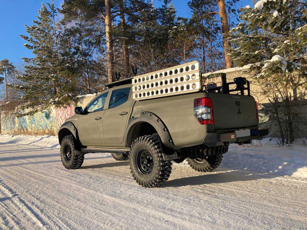 Фаркоп Бампер силовой задний РИФ Mitsubishi L200