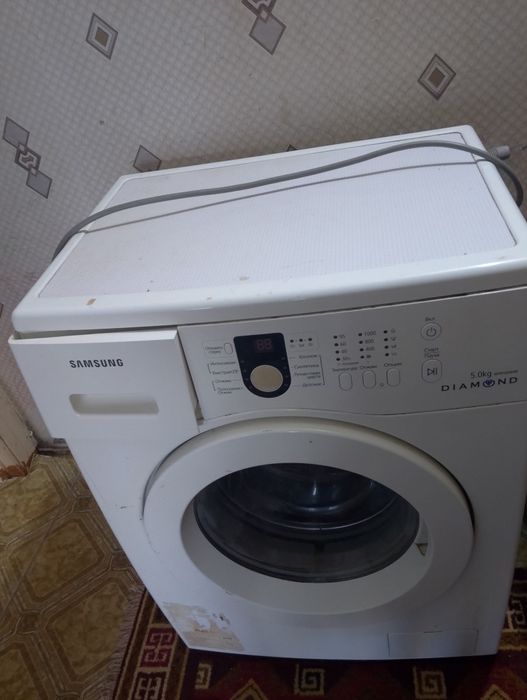 Продам стиральную машинку работает нужн не большой ремонт 15.000