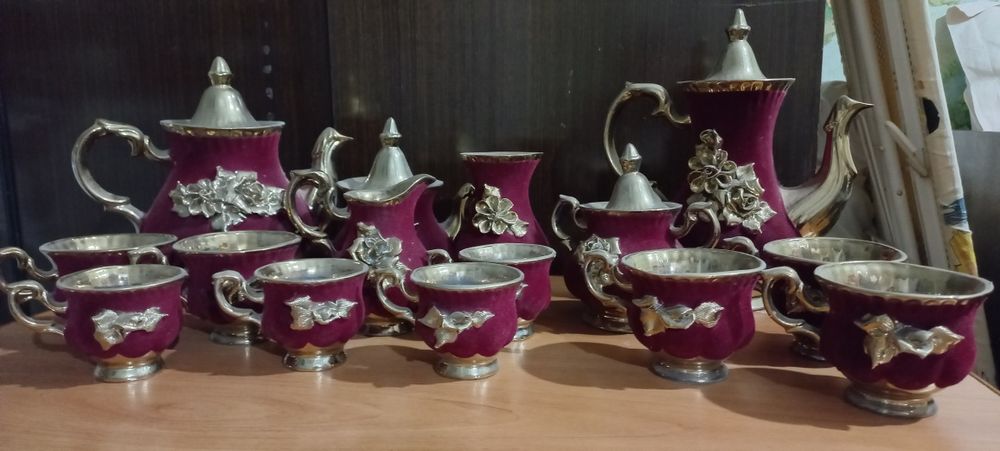 Продам подарочный сервиз