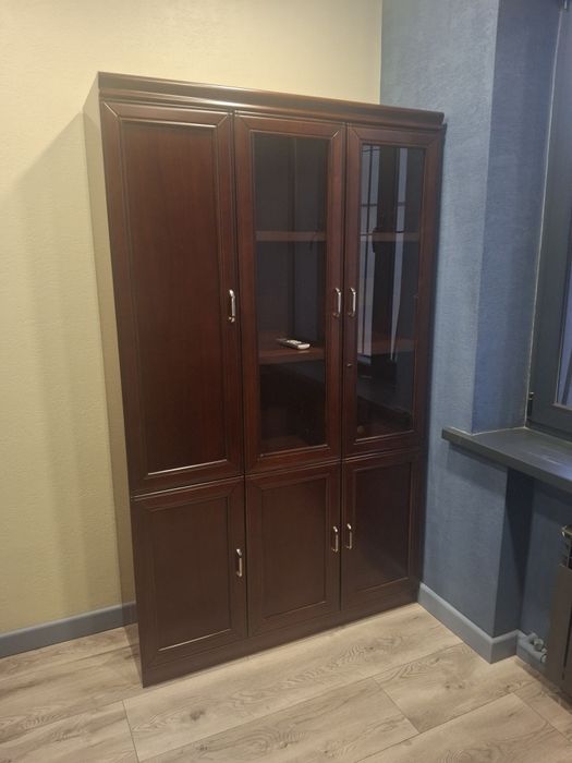 Срочно продаётся офисные мебель