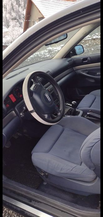 Vând Audi a4  an 2000,1,9