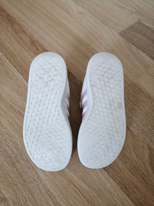 Маратонки Adidas номер 30