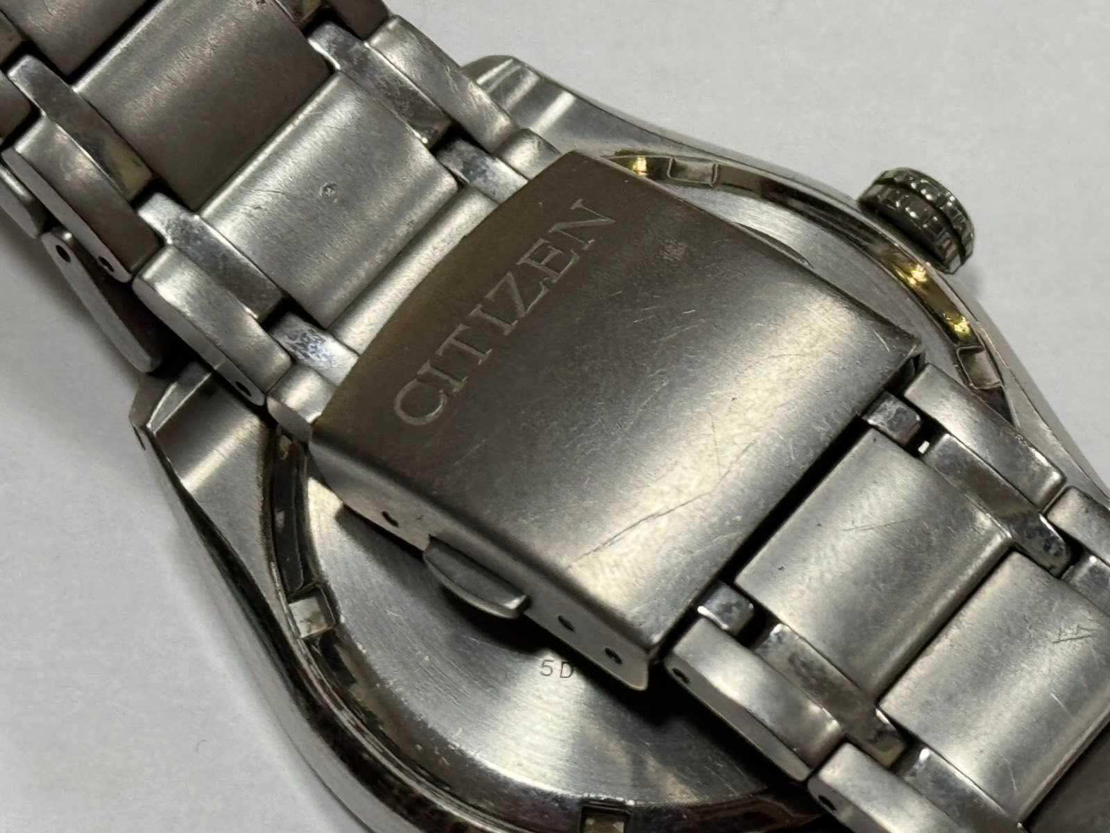 Часовник Citizen Eco Drive AW1240-57E