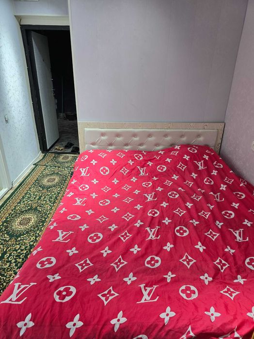 Срочно Продаю свою 1комнатную кв за 28000$.  Студия 35м2. Все коммуник