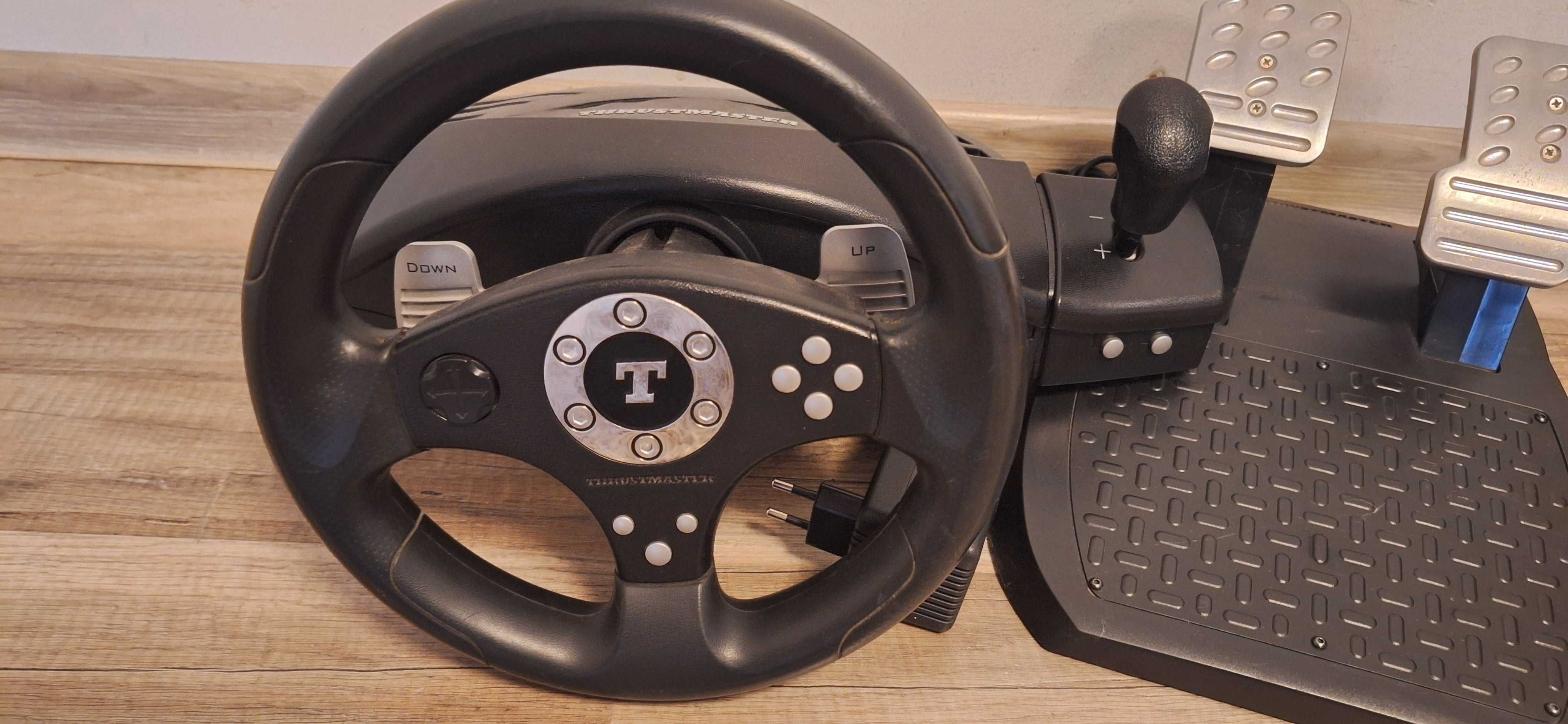 Volan cu pedale Thrustmaster rgt force feedback vibratii