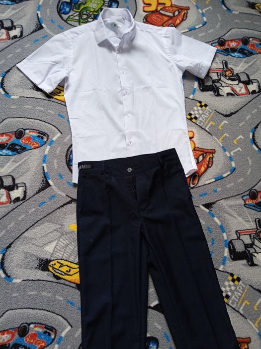 Продам школьные брюки