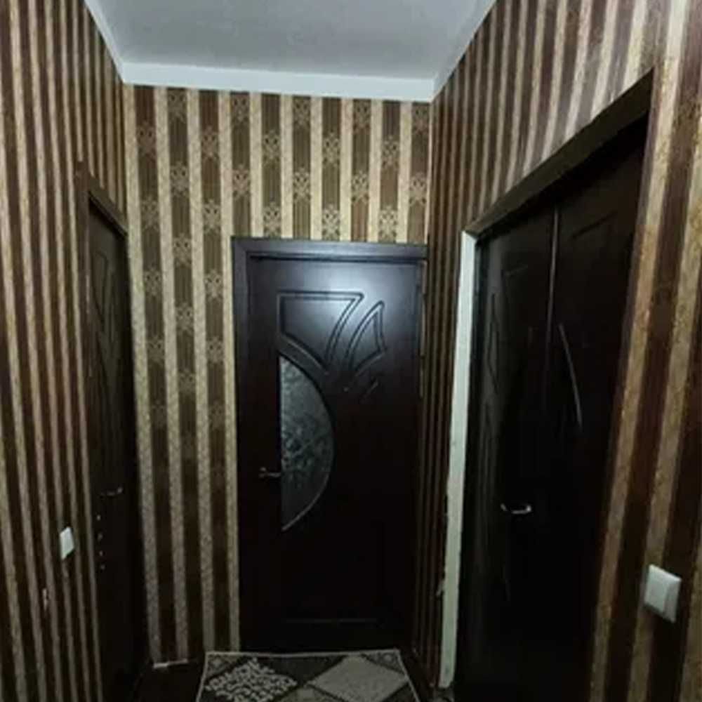 Под офис или магазин вдоль дороги.