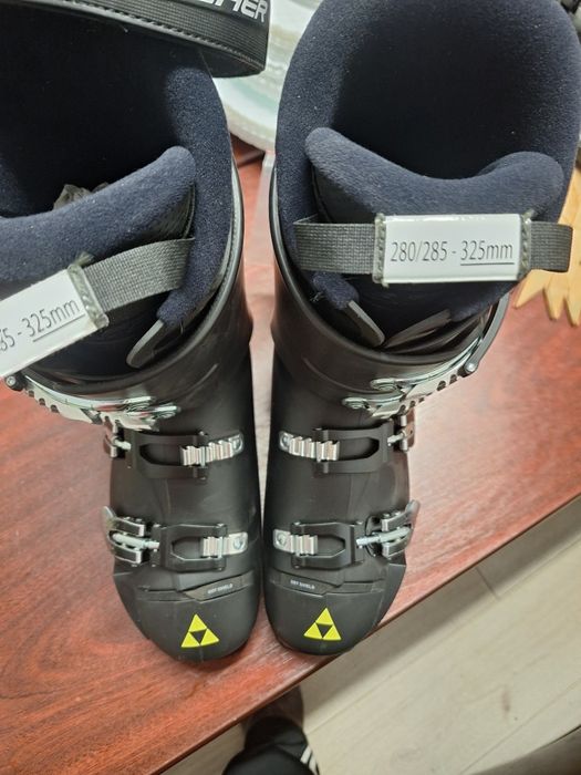 Clăpari Fisher mărimea 44 noi