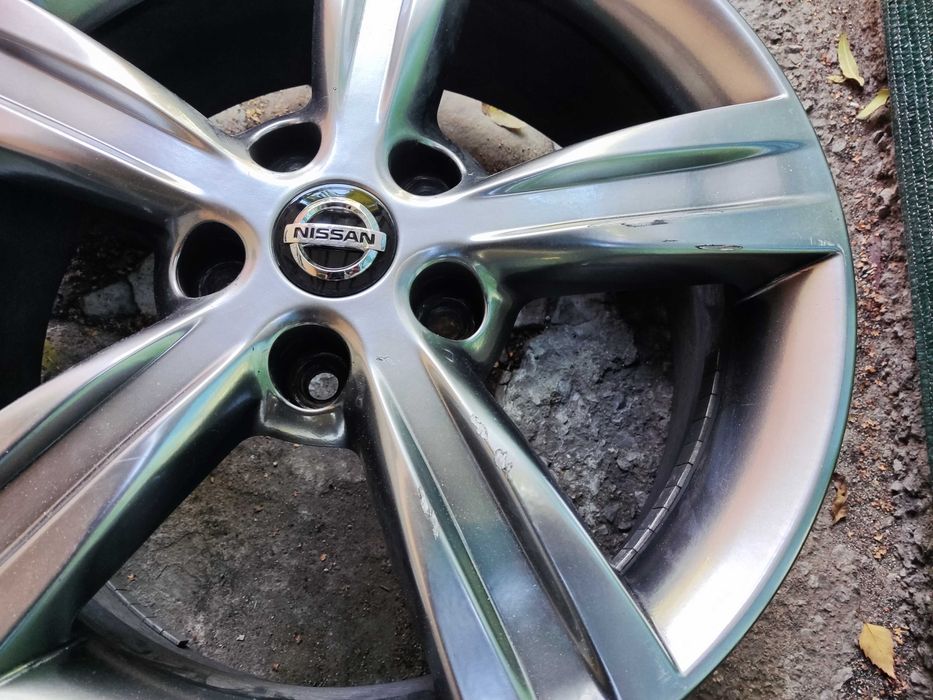 17 цола Nissan Qashqai 5x114,3 оригинални лети джанти Нисан 5x114,3 .