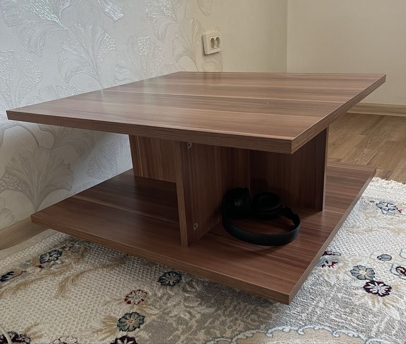 Продам журнальный стол