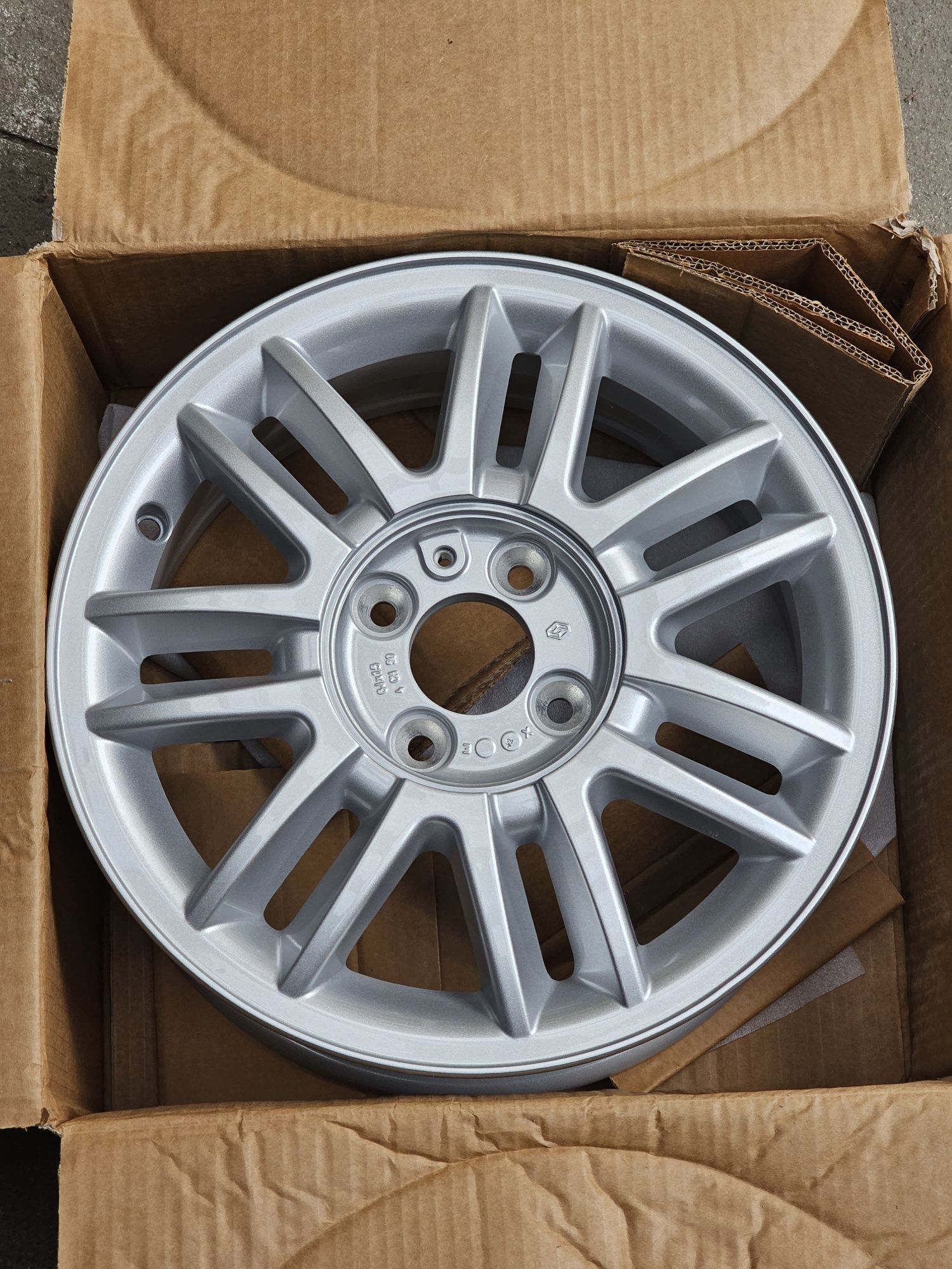 Janta Renault R15 NOUA 4x100