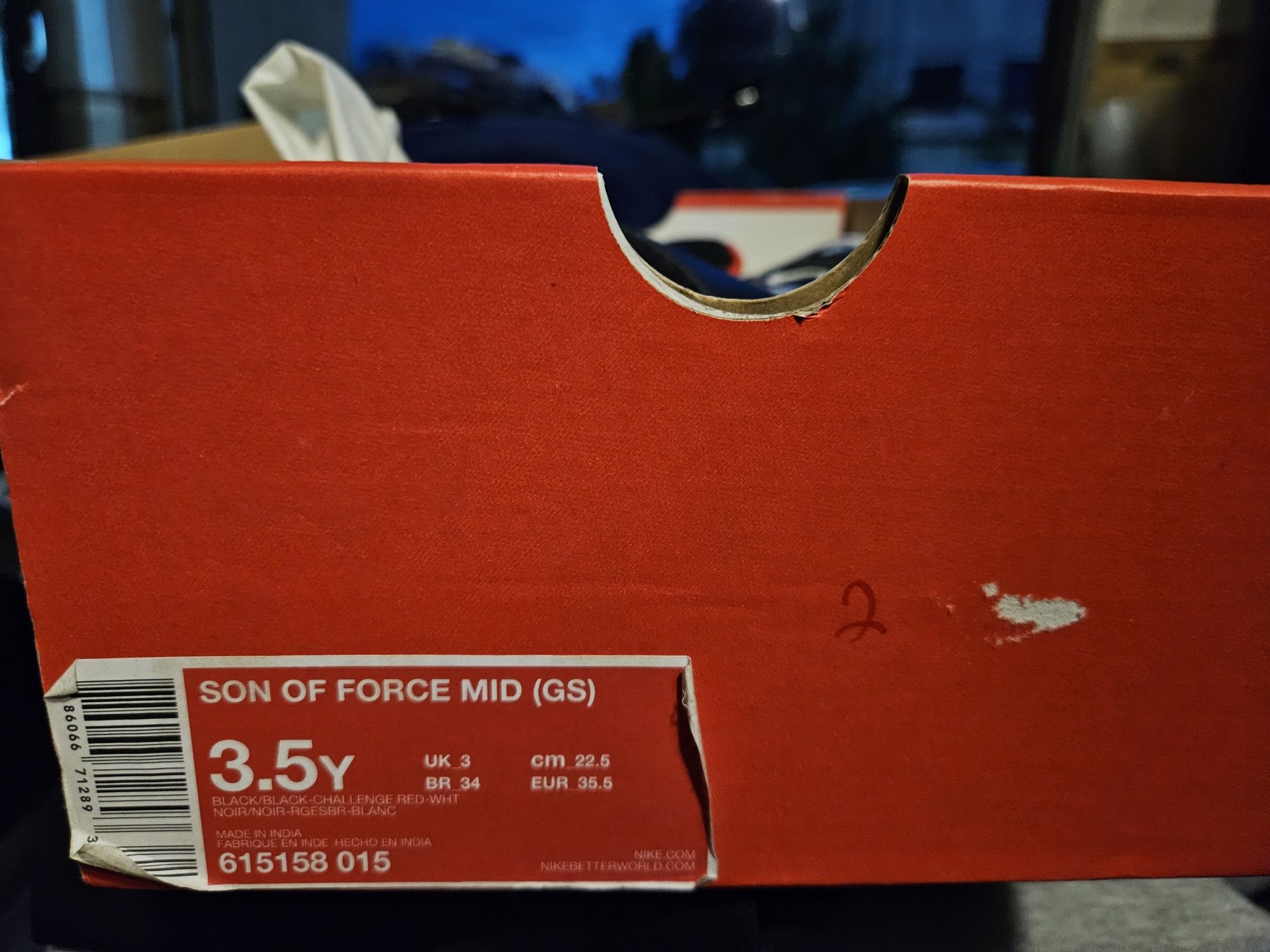 60% REDUS Air Jordan 11 Retro,size  33.5, 35.5