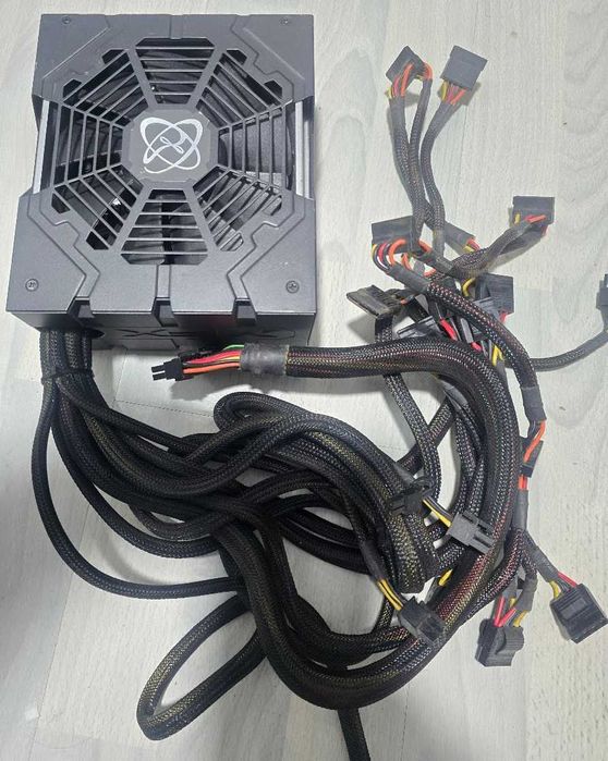 Компютърно захранване XFX 650w