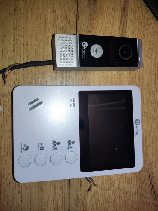 Домофон и  вызывная панель Б/У