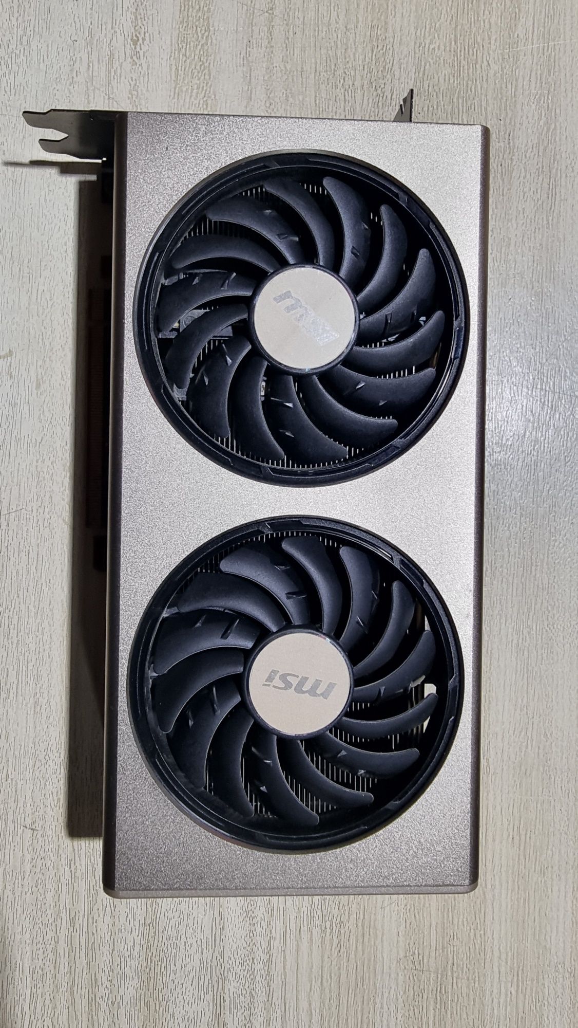 Продавам видеокарти  RX5700 и RX5700XT