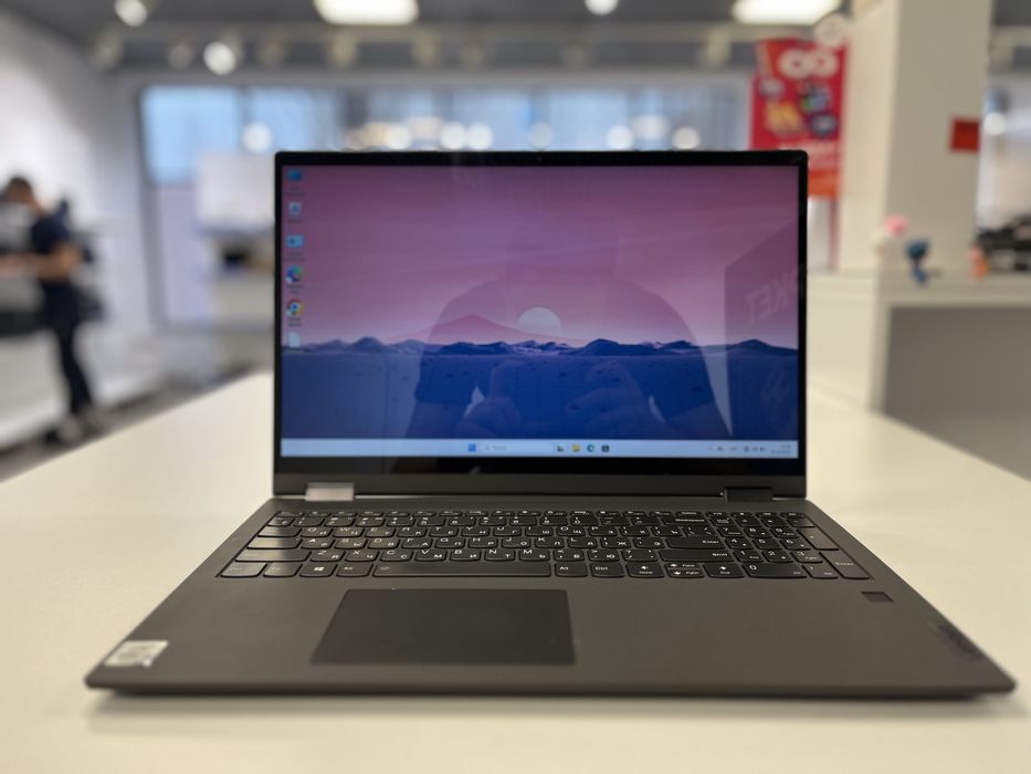 Ноутбук Lenovo.