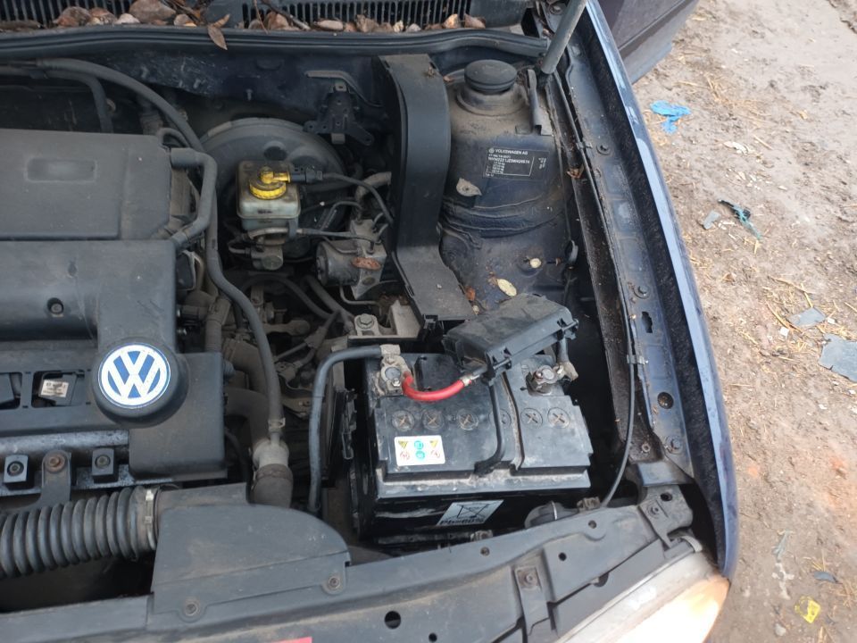 Dezmembrari  VW GOLF 4  1997  > 2006 1.4 16V Benzina