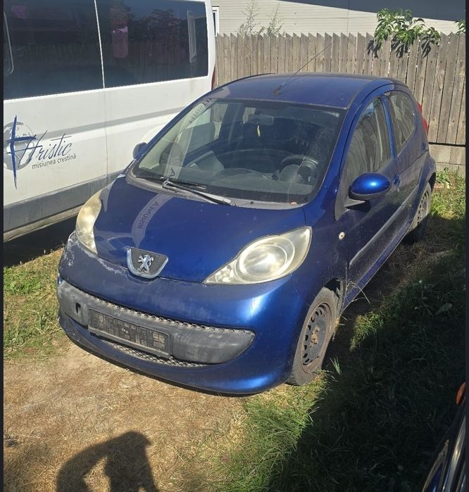 Dezmembrez Peugeot 107 1.0 benzină 2007