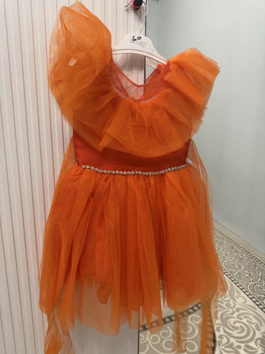 Платье на девочку 2-3 года. Одевали только 1 раз.