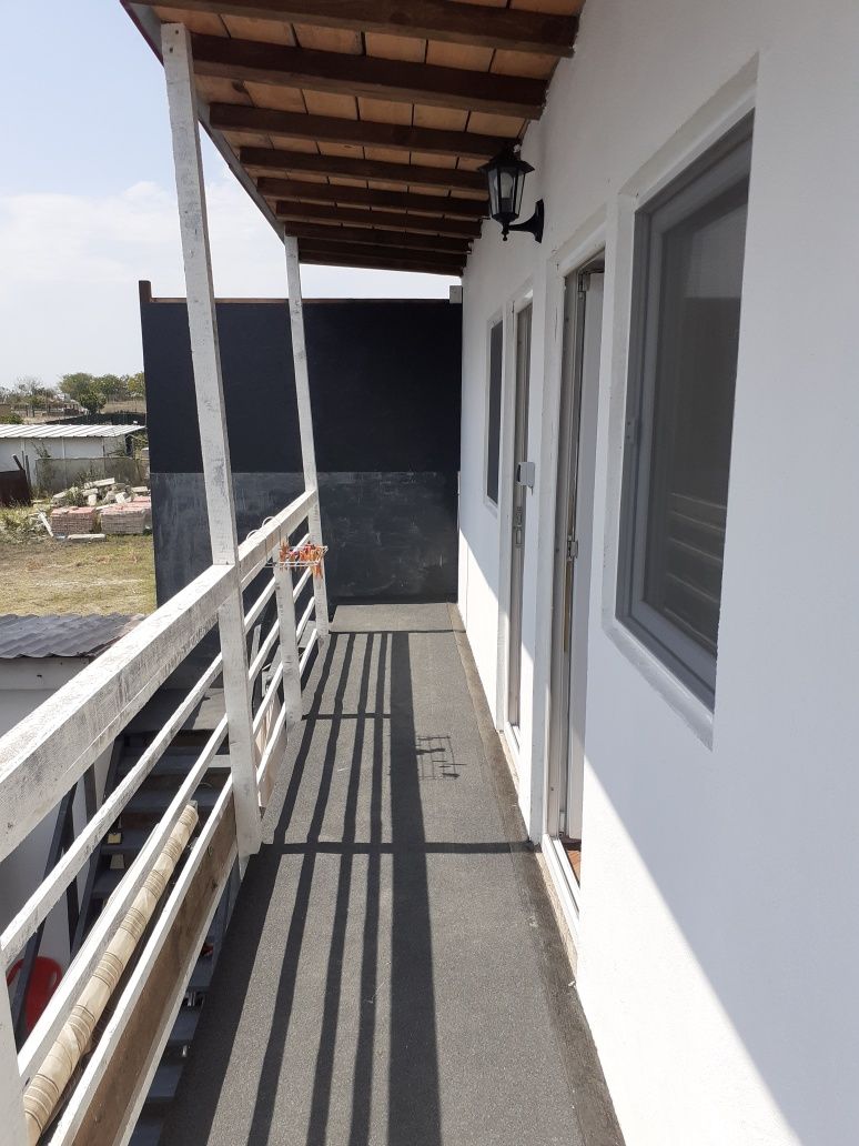 Casa 12 camere cu bai de vânzare la 5 min de mare (mers pe jos)