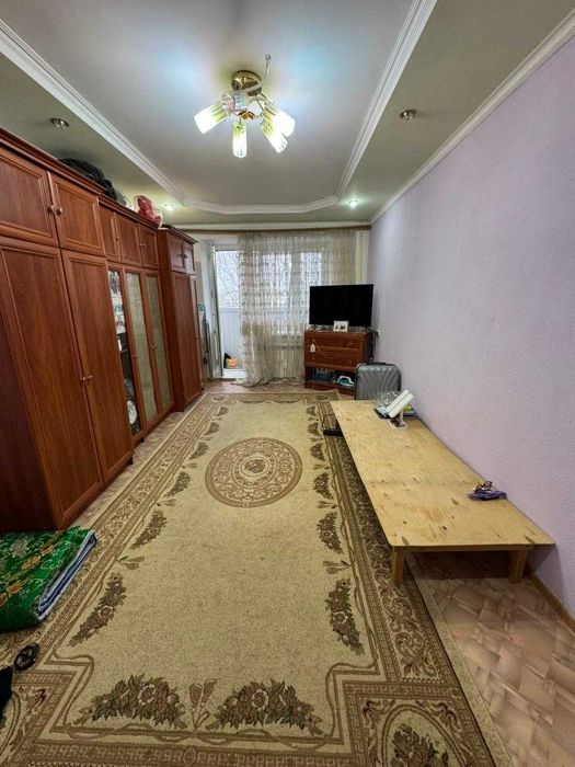 Продам 1 комнатную квартиру 8 мкр центр!!