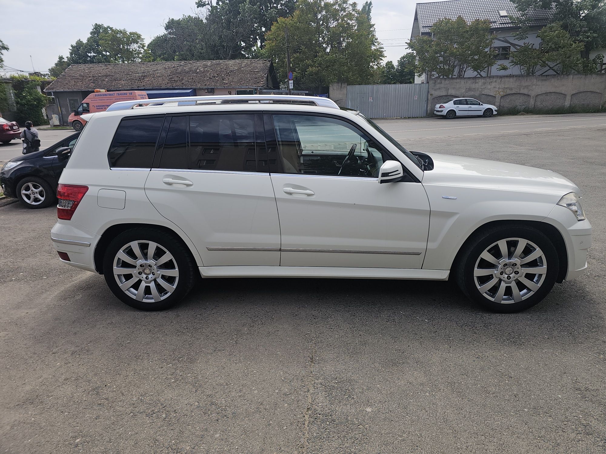 Vând Mercedes Benz Glk