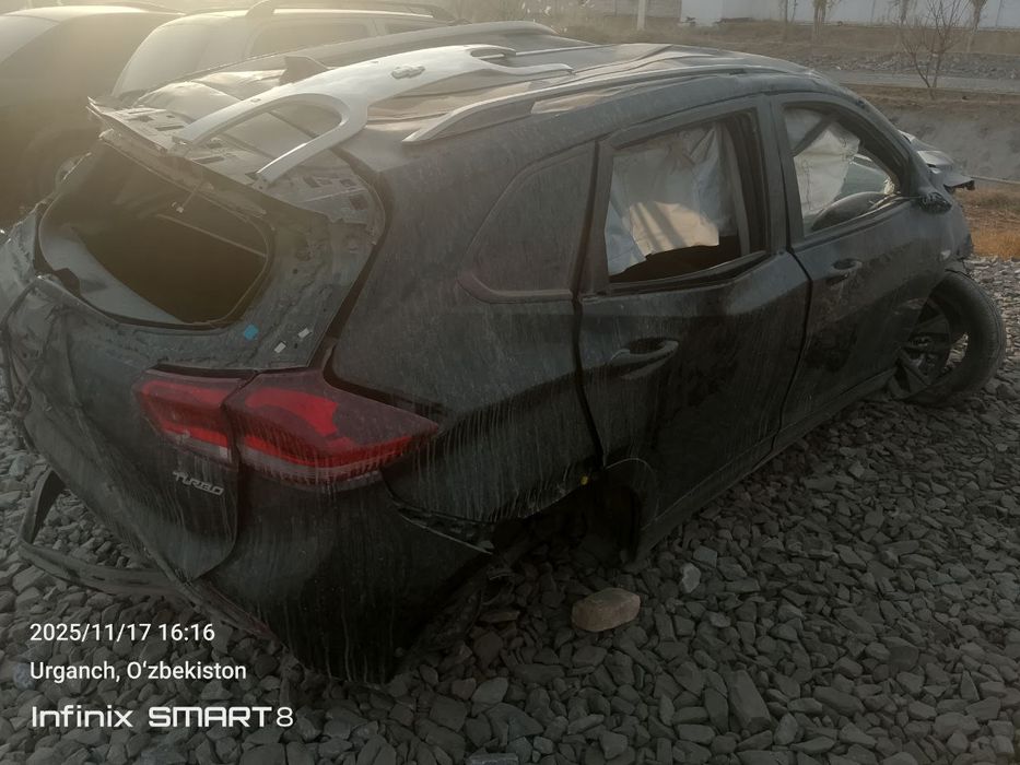 Тракер сотилади ген хам беради