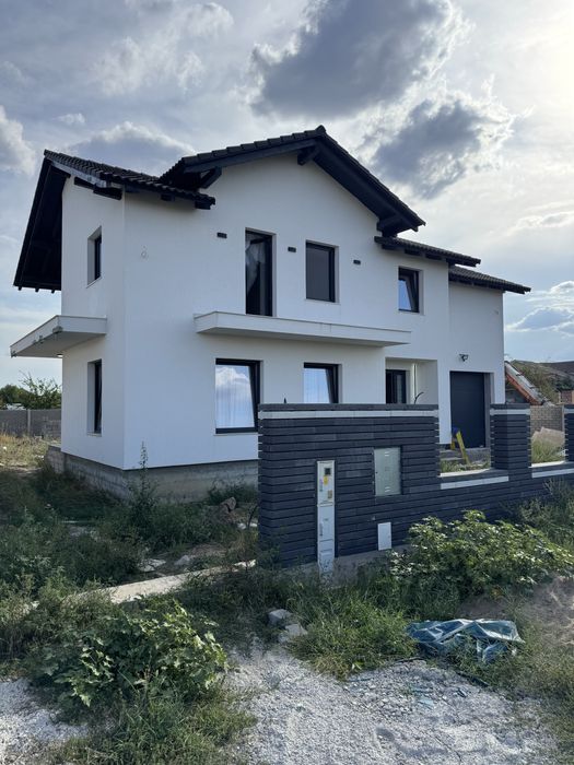 Casa individuala de vanzare