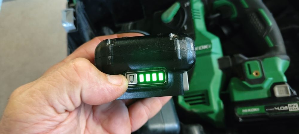 Перфоратор Hikoki DH120D