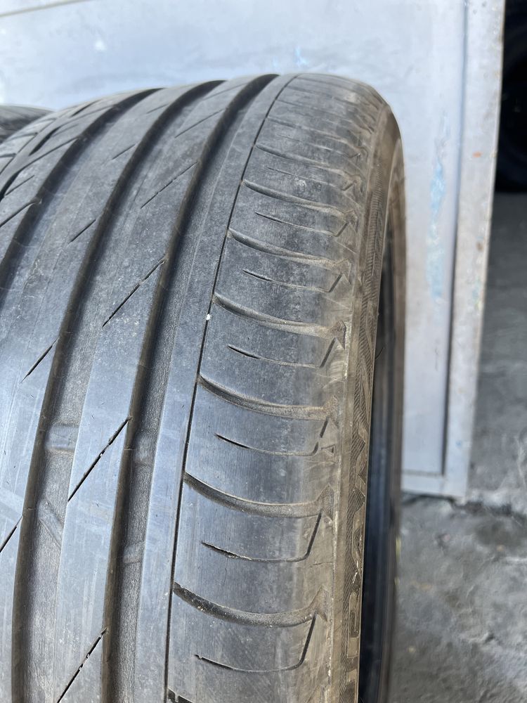 2 бр. летни гуми 235/45/17 Bridgestone 6 mm DOT 2815