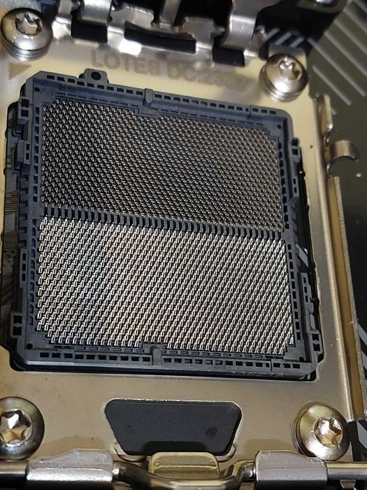 AMD Ryzen 9 7900X + AsRock X670E PG Lightning