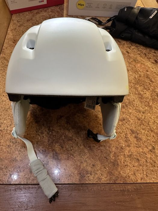 Каски за ски алпина