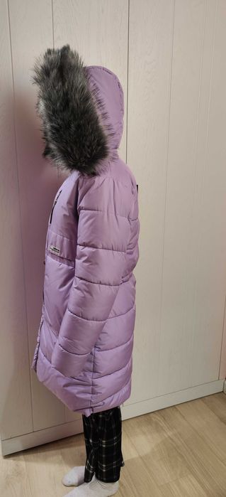 Продам зимнюю куртку для девочки