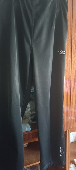 Шампунь Avon, спортивные штаны, сувениры,