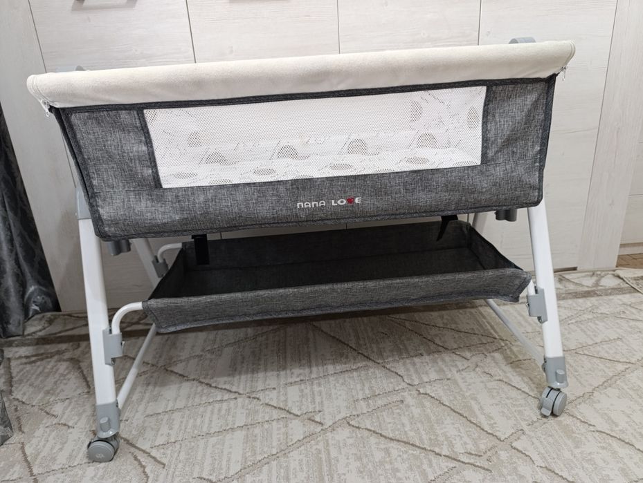 Продам 3 в 1 детскую кровать, ходунок и матрас