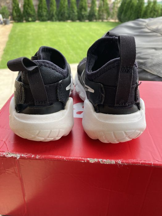 Маратонки Nike EUR 28