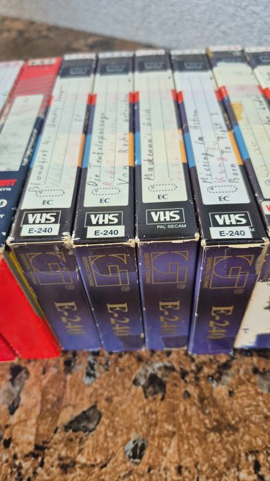 Vând 20 casete video VHS marci originale de 240 minute. Colectie filme