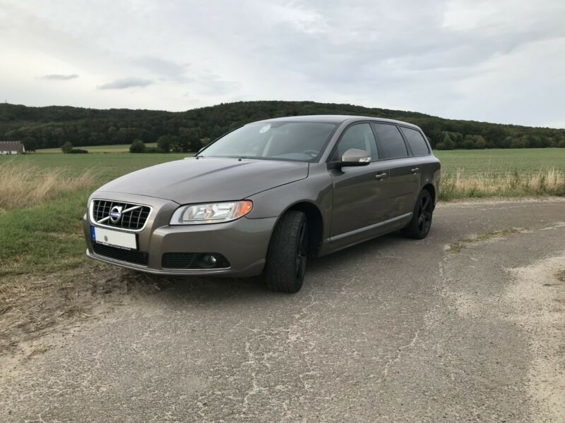 НА ЧАСТИ! Volvo V70 D5 2.4 D 184 кс. комби климатик лети джанти